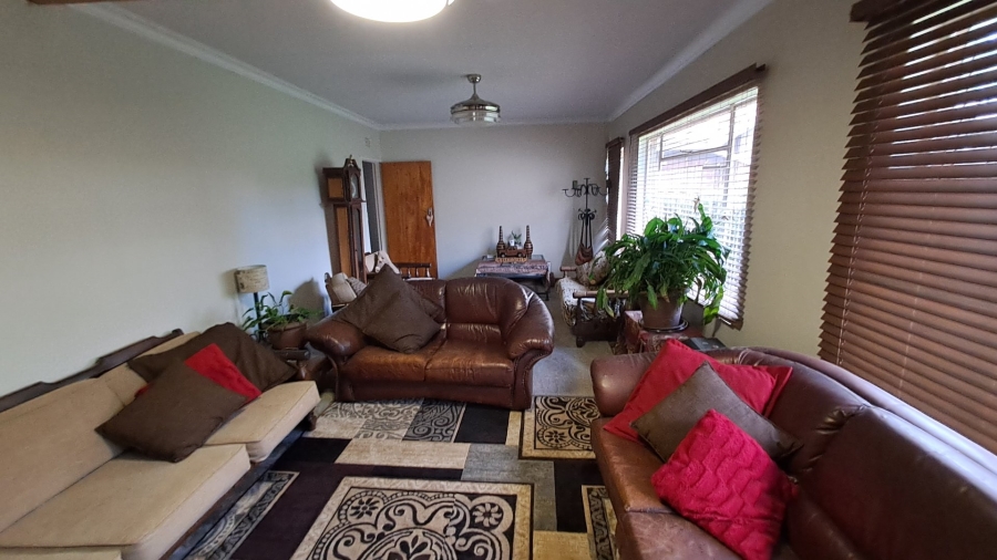 5 Bedroom Property for Sale in Fichardt Park Free State